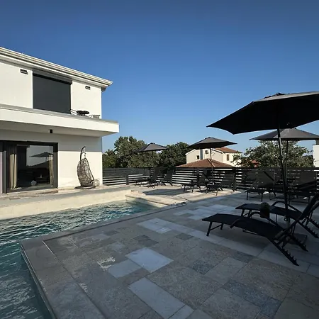 Anastasia Villa